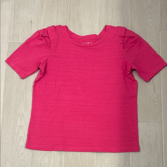 LOFT Tops - LOFT Fuchsia Short Sleeve Tee
